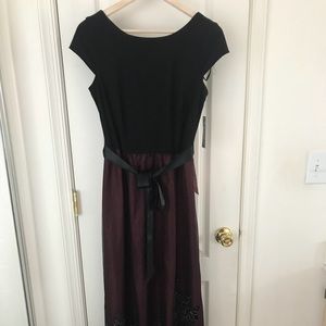 NWT S. L. Fashions Dress